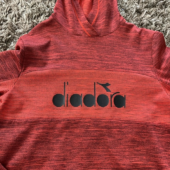 Diadora Boy Size Large, long-sleeve hooded T-shirt, like new, rust orange color - Picture 3 of 8